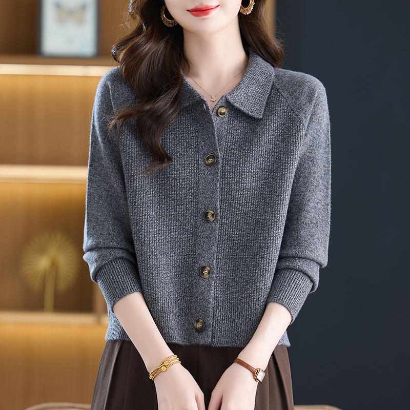 翻领小香风毛衣外套女春秋外搭洋气减龄上衣设计感纽扣针织开衫