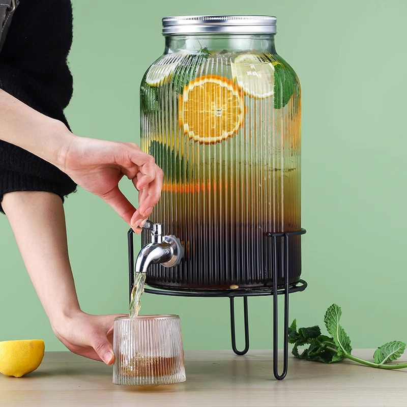 En nombre del barril de Cola, barril de bebida de cerveza, barril de vino de barman, barril de té de frutas con grifo, barril de jugo, contenedor, botella de vidrio