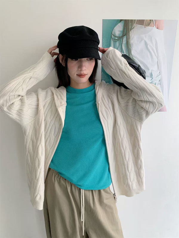 誉一新款2025秋季慵懒风软糯毛衣女麻花纹连帽拉链针织衫女c6815|undefined
