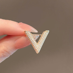 V-shape water diamond small brooch for women summer anti-transparency clothing pin, exquisite floral brooch, personalized earring pin, couple matching accessories