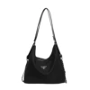 Black (no pendant)