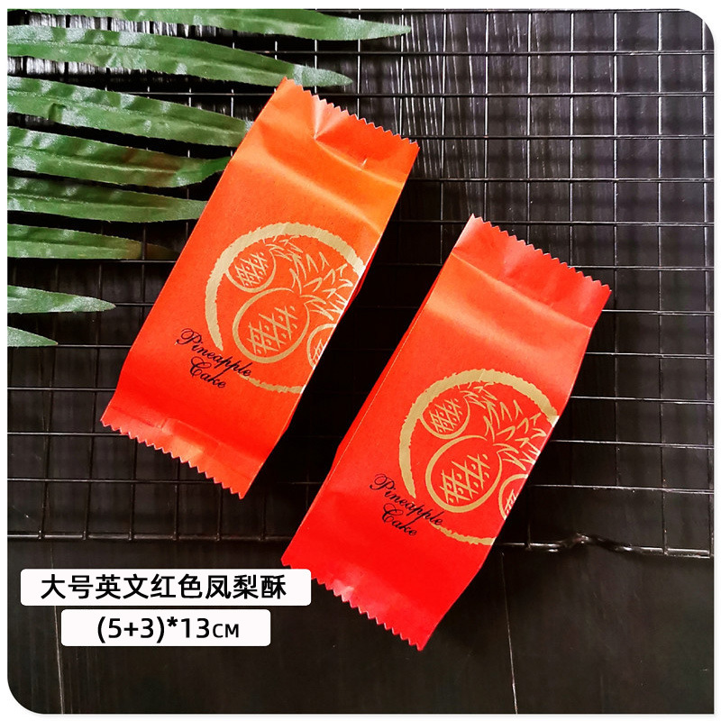 Alrededor de 100 grandes pasteles rojos de piña inglesa