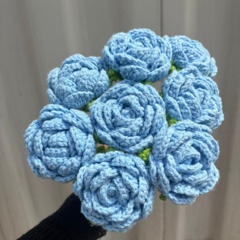 手作りのバラの花を編む手作りの花|undefined