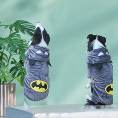 大きな犬の服の金毛四脚の服の四脚のトトロの変身服のバットマンの変身服のガーフィールドのサンゴの綿毛