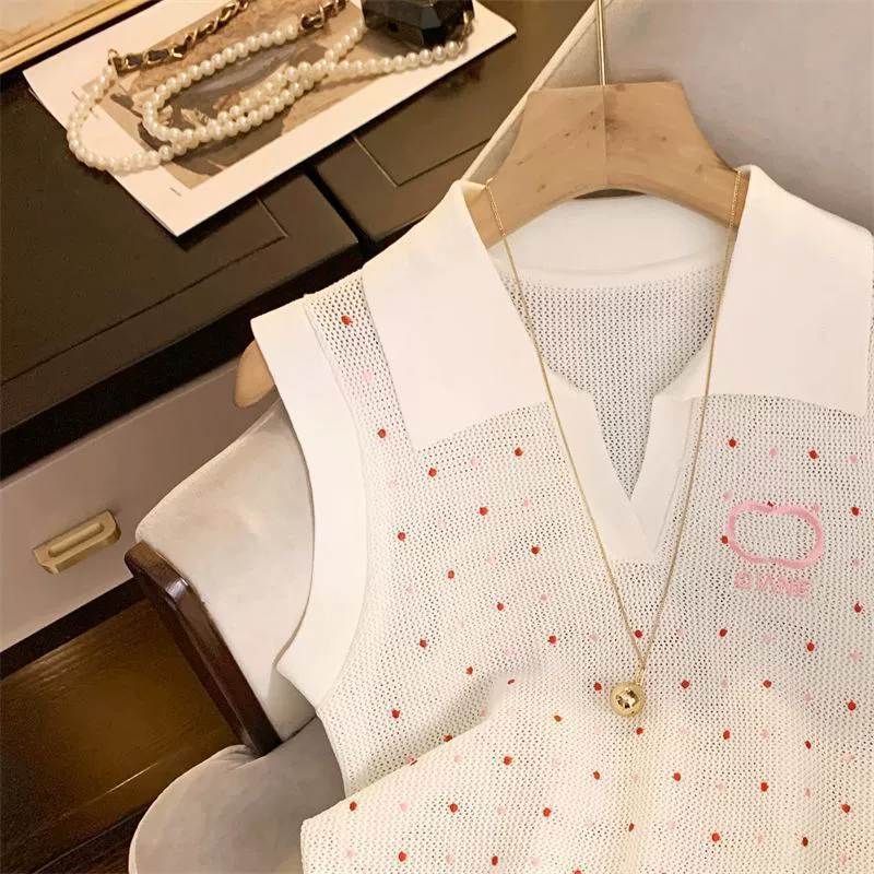 Knitted summer thin sweater sleevless, polo collar, with embroidery