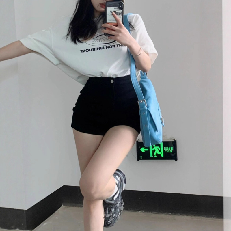 Korean Style Trendy Black Denim Shorts for Women, Summer High-Waisted American Style Hot Girl Ins-Style Hip-Hugging Slimming A-Line Hot Pants Korean Style Trendy Black Denim Shorts for Women, Summer High-Waisted American Style Hot Girl Ins-Style Hip-Hugging Slimming A-Line Hot Pants