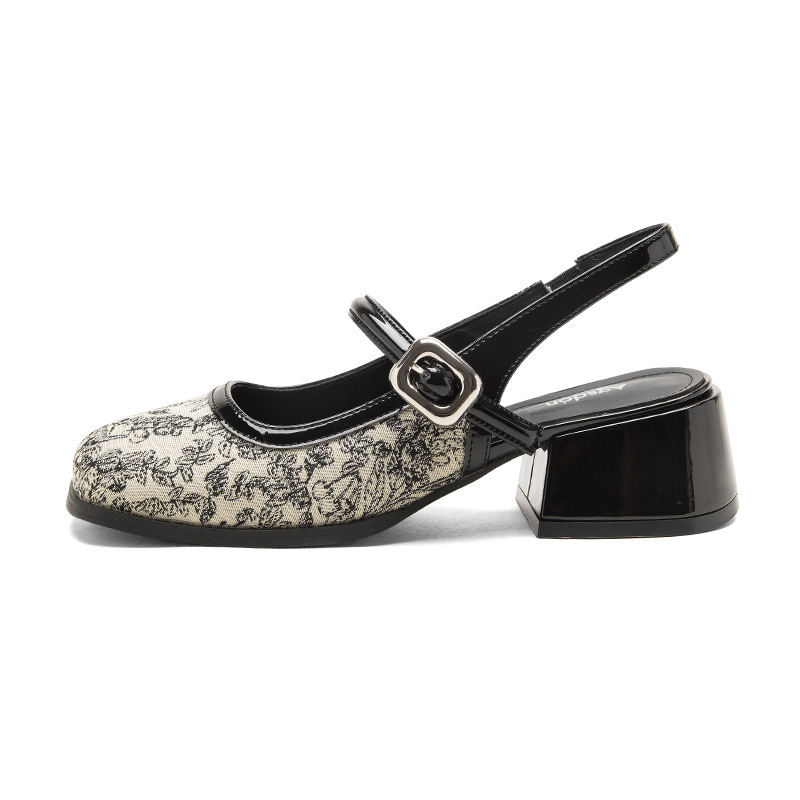 Sandalias anticuas para mujeres verano 2025 nuevo estilo nacional retrógrado marizhen una palabra con zapatos de cabeza vacía trasera