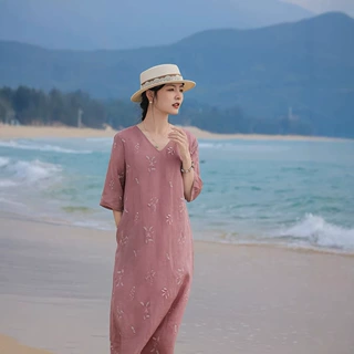 2026夏季V领盘扣新中式苎麻连衣裙刺绣绣花中长款宽松显瘦a字裙女