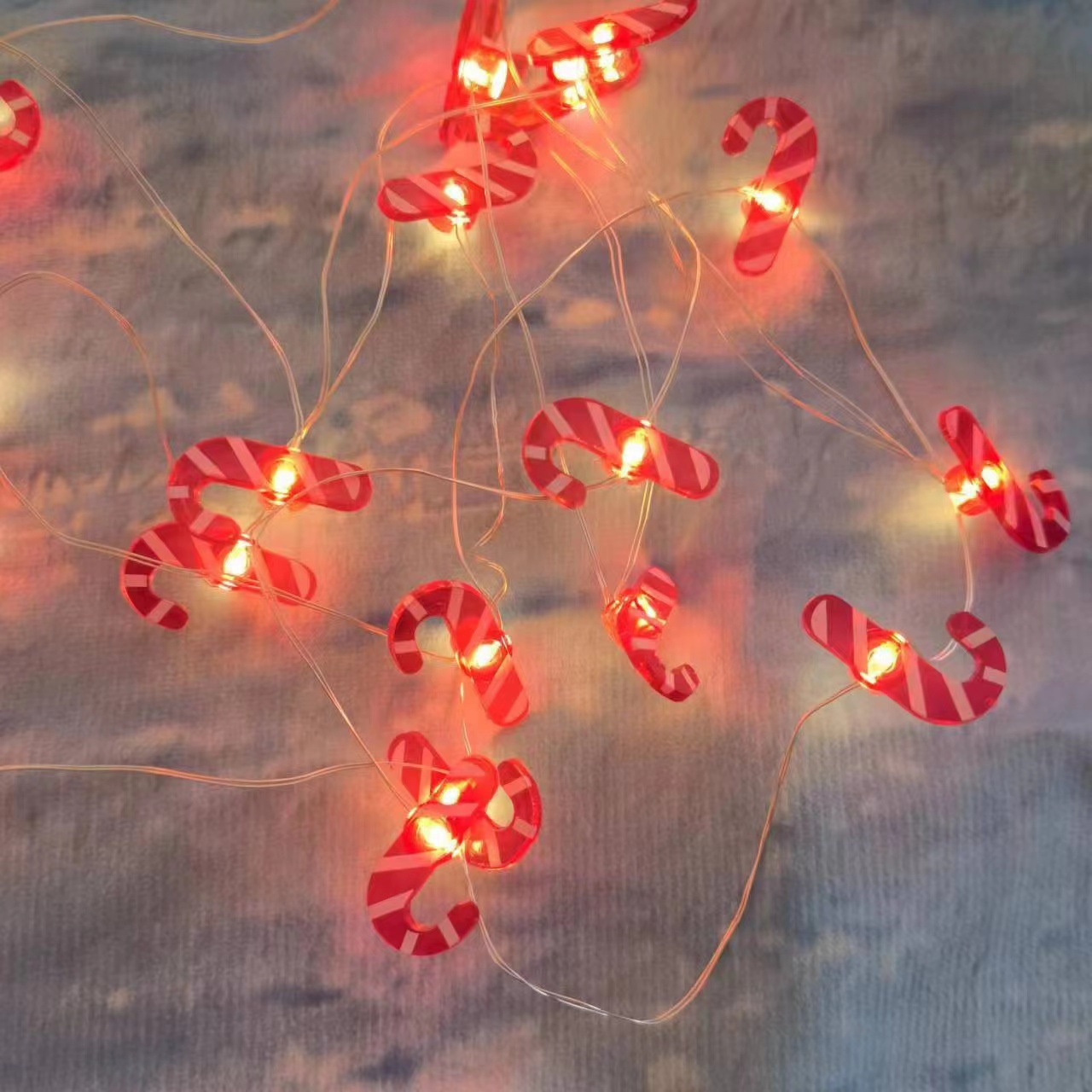 국경 대량 크리스마스 LED 산타 클로스 검은 모자 눈사람 사슴 머리 목발 선물 상자 벨 패스너 구리 와이어 램프