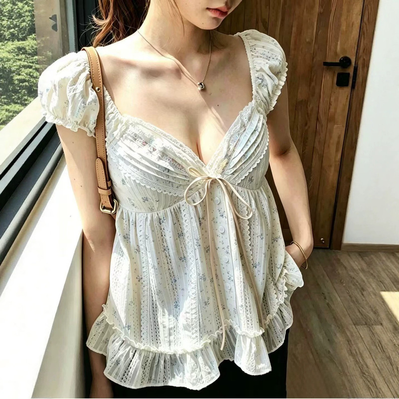 White Square-Neck Puff-Sleeve Lace Top with Tie Waist, New Summer Style, Slimming and Stylish with a Unique Design White Square-Neck Puff-Sleeve Lace Top with Tie Waist, New Summer Style, Slimming and Stylish with a Unique Design