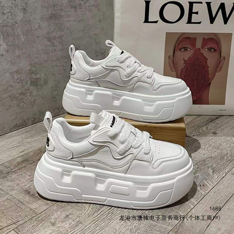 White sneakers, thick-soled, versatile, stylish, height-increasing, waterproof, dad shoes, suitable for petite women, casual athletic shoes White sneakers, thick-soled, versatile, stylish, height-increasing, waterproof, dad shoes, suitable for petite women, casual athletic shoes