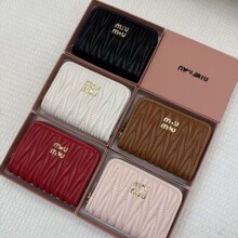 �¿�F؛miu�������ް������r��Ůʿ�̿����X���n��ڼt��