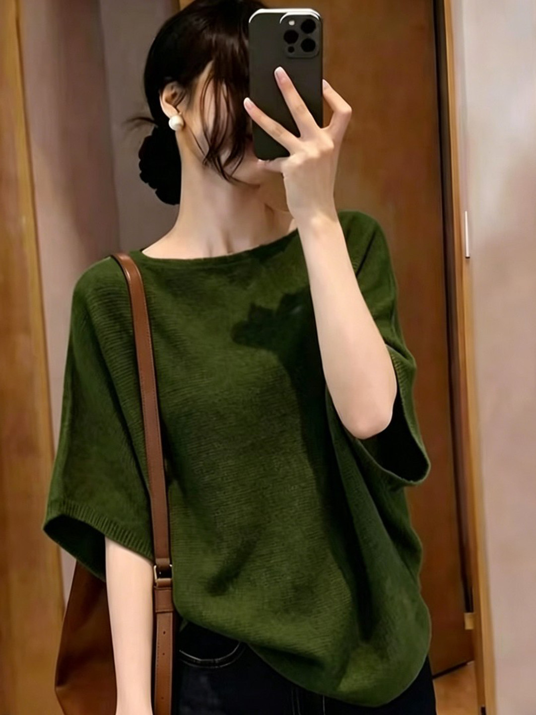 Áo thun dệt kim tay ngắn nữ phong cách thời trang, form rộng thoải mái — màu đen