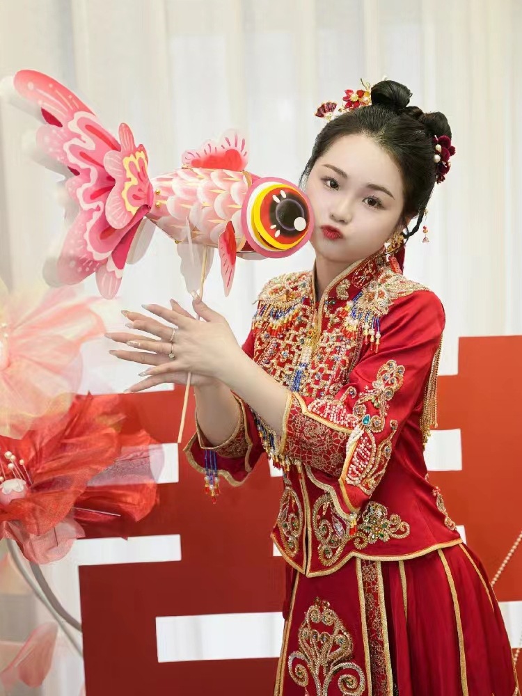 IYR7粉色金魚燈籠新娘晨拍閨蜜拍照道具摺扇婚禮迎親結婚迎親道具