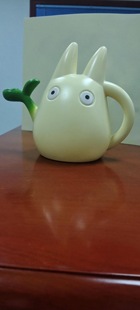 Direct selling beige cartoon children's blow molding products processing watering kettle 1.5 L watering pot gardening tools shower