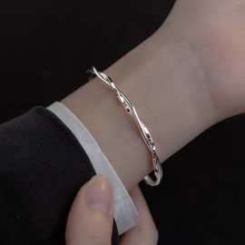 2023新款莫比乌斯手镯女生ins小众设计爱心手环百搭学生闺蜜手饰