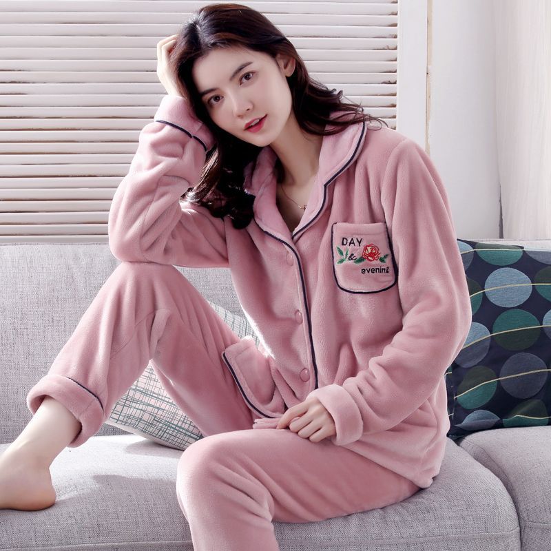 Pijamas de invierno de mujeres de invierno grueso con ropa de franela de terciopelo otoño y invierno de mediana edad Coral Pijamas damas de primavera y otoño