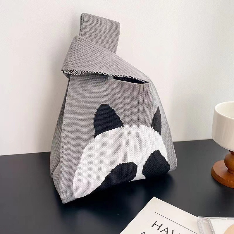 40_Covering Eyes Panda [Gray]