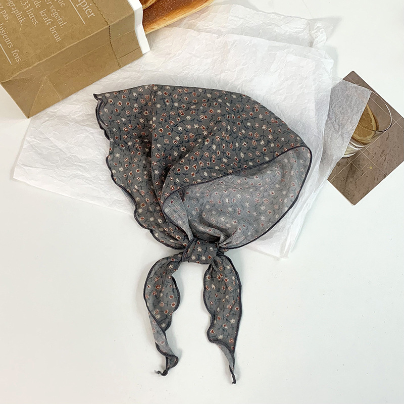 Bufanda triangular floral, bufanda, bufanda pequeña, nuevo estilo de verano, bufanda de seda de todo fósforo, pañuelo en la cabeza, diadema pastoral femenina de verano, accesorios para el cabello al por mayor