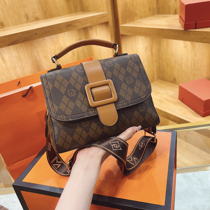 Fransız niş tasarım kadın 2023 yeni moda baskılı taşınabilir küçük kare geniş bant tek omuz çapraz çanta_voghion.com