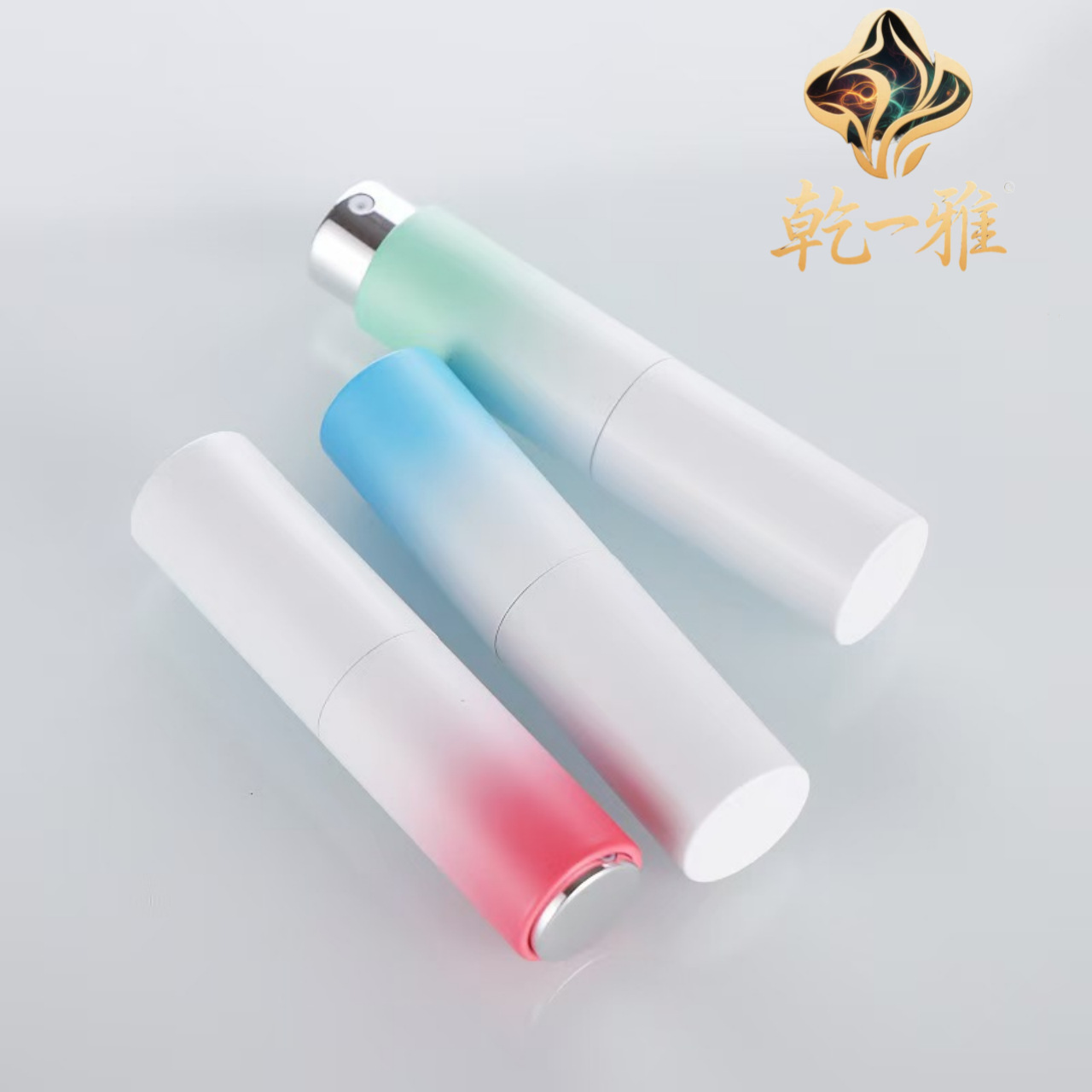 新款渐变色彩便携口腔清新喷雾瓶 按压式8ml旋转香水分装空瓶