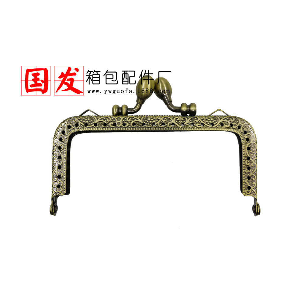 Las orejas superiores 8.5CM 10.5CM piezas de carro en relieve cuadrado cabeza de brotes de oro 5CM pies largos