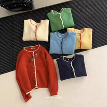 秋装新品 韩版甜美小清新木扣百搭减龄圆领针织衫毛衣女开始外套