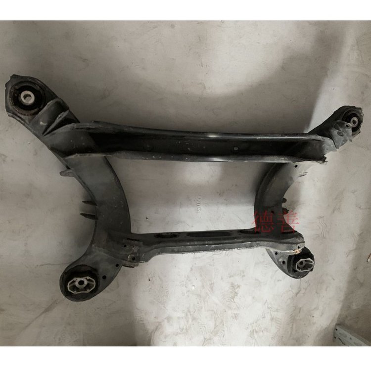 Applicable to Mercedes-Benz 205 204 C180 C200 C260 C300 C350 ingot Beam front axle rear axle