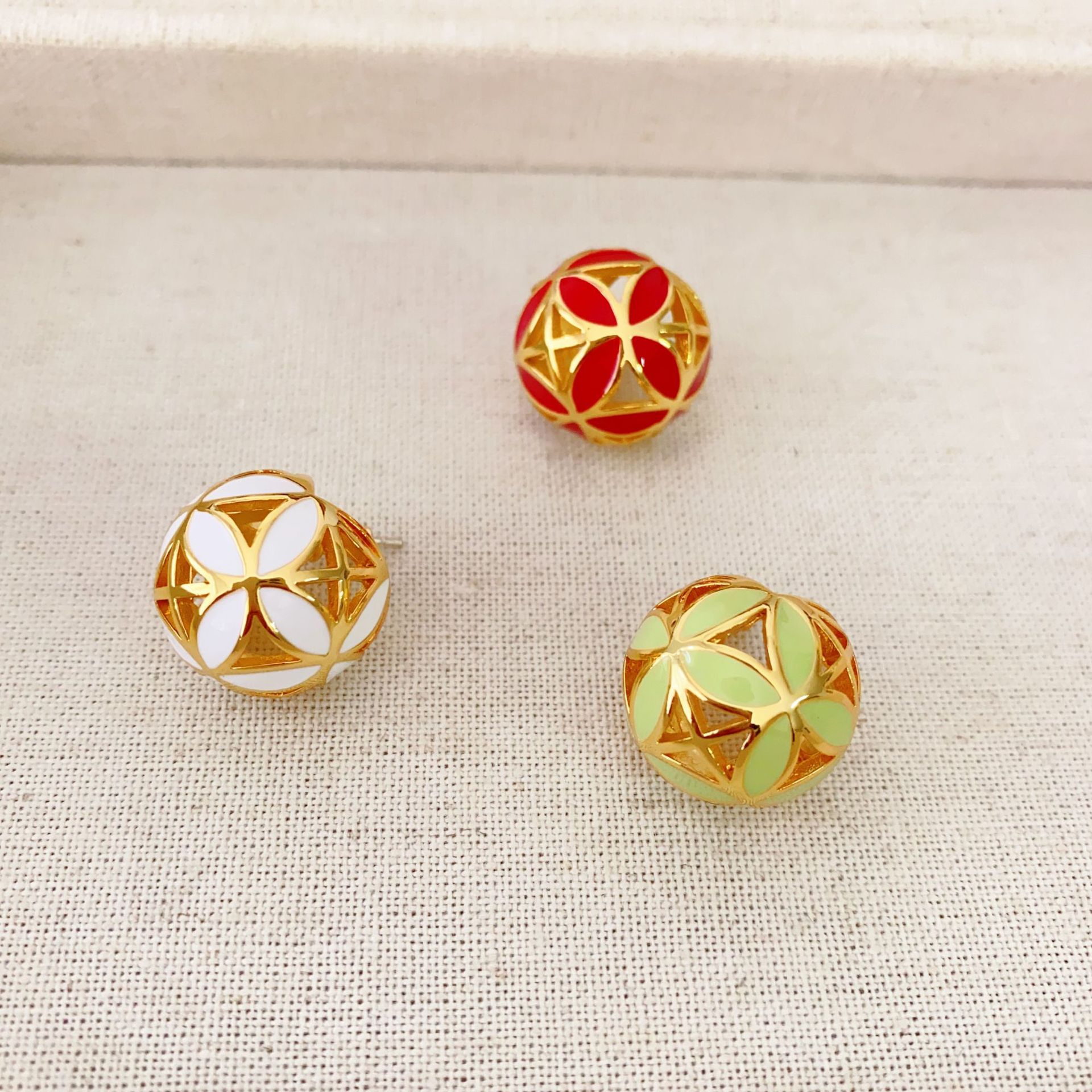 Retro fashionable spherical copper elegant earrings