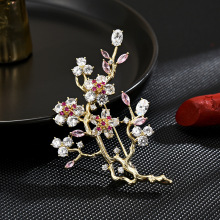 双色梅花胸针高档女设计感小众精致胸花中国风西装花朵别针配饰