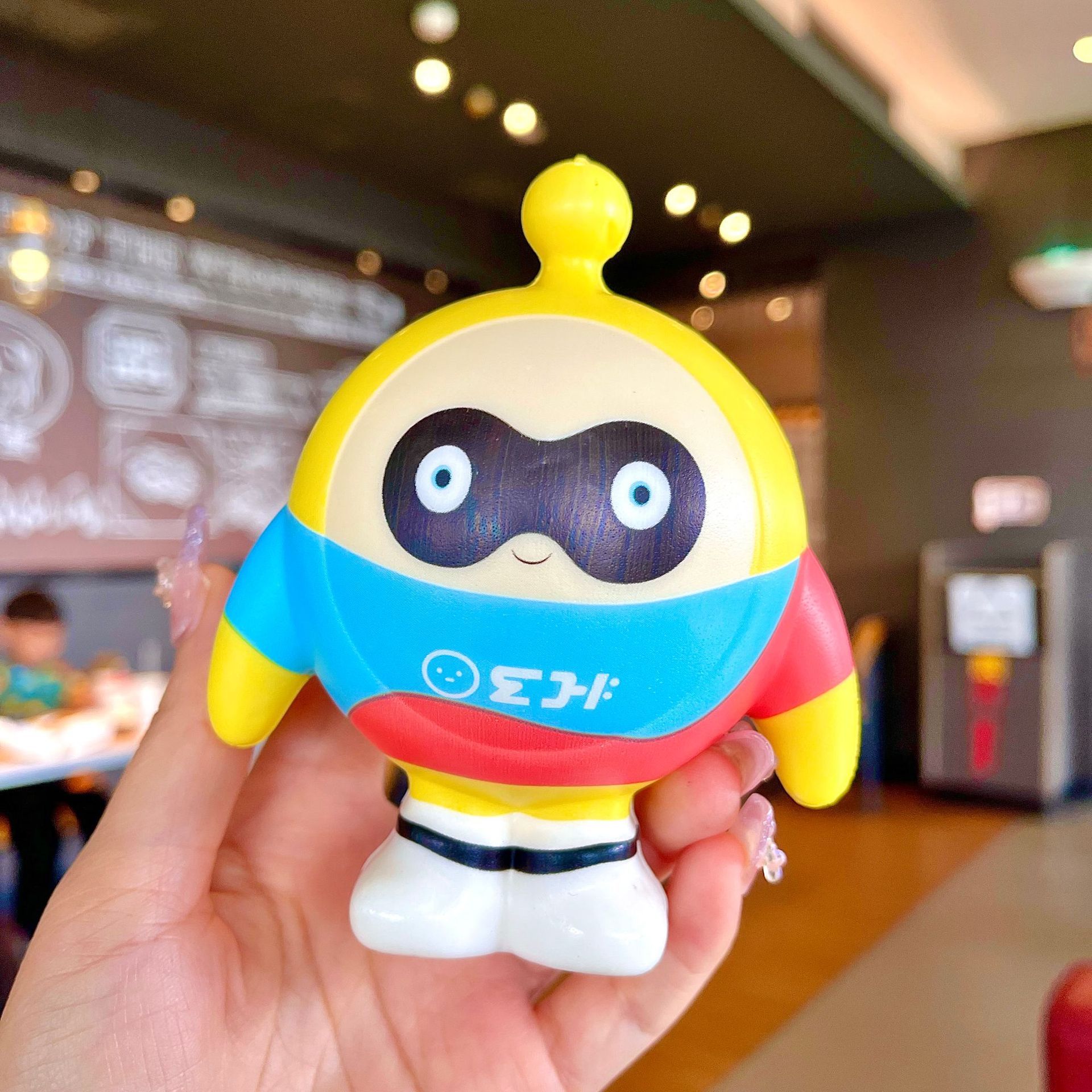 Second generation danzi [yellow] standing posture