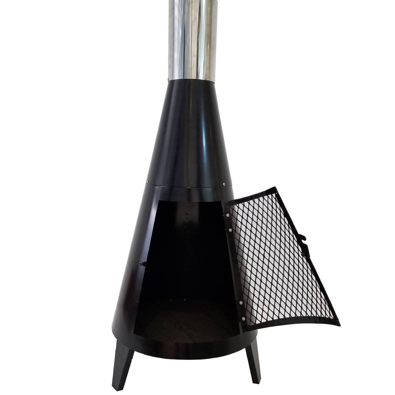 La fábrica se especializa en la producción de estufas de carbón, braseros, calentadores de chimenea, calentadores de leña y calentadores para exteriores.