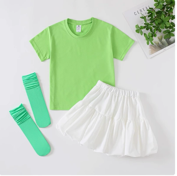 Green socks, with short sleeve