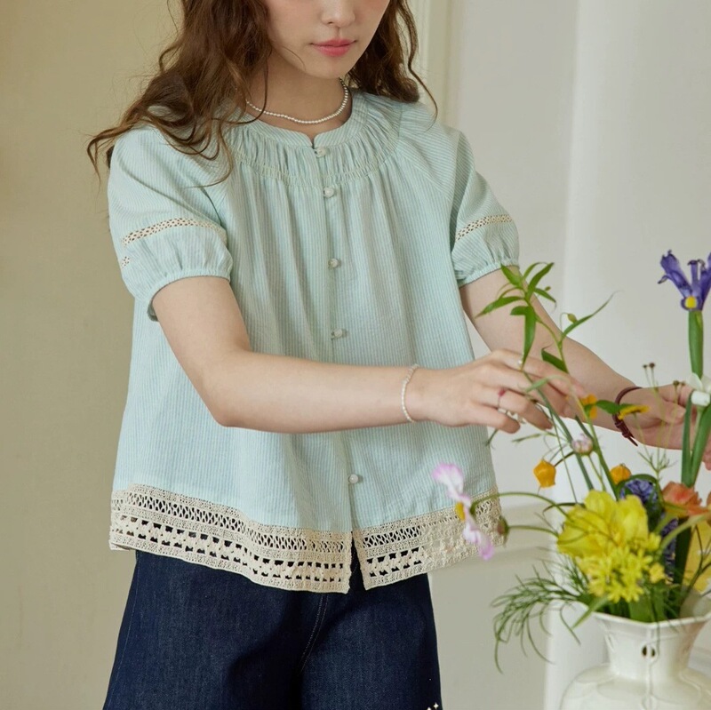 Nov Eilst French Pleated Round Neck Blouse with Lace Stripes, Women's Short-Sleeved Summer Thin Top Nov Eilst French Pleated Round Neck Blouse with Lace Stripes, Women's Short-Sleeved Summer Thin Top