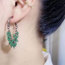 时尚设计感绿色串珠耳环2023新款轻奢精致百搭高级感小众个性耳饰