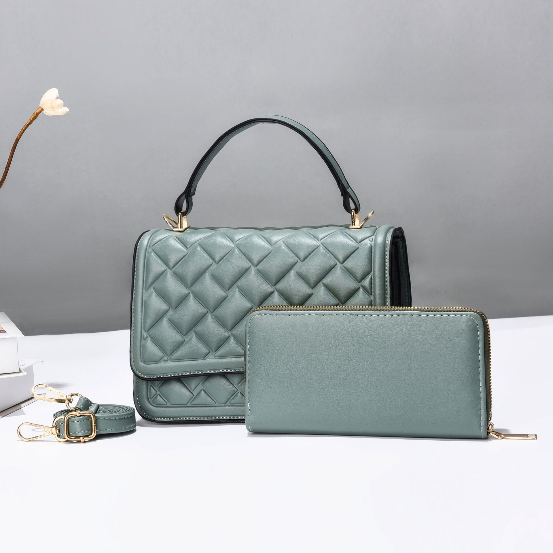 mmexport1635747975864