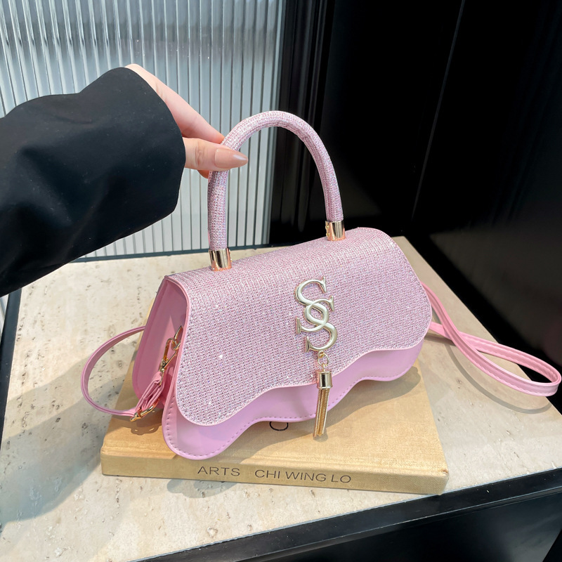 Fashionable Trendy Letter Design Simple 2026 New Style Women's Handbag with Texture, Versatile Shoulder Bag, Crossbody Bag, Underarm Small Square Bag Fashionable Trendy Letter Design Simple 2026 New Style Women's Handbag with Texture, Versatile Shoulder Bag, Crossbody Bag, Underarm Small Square Bag