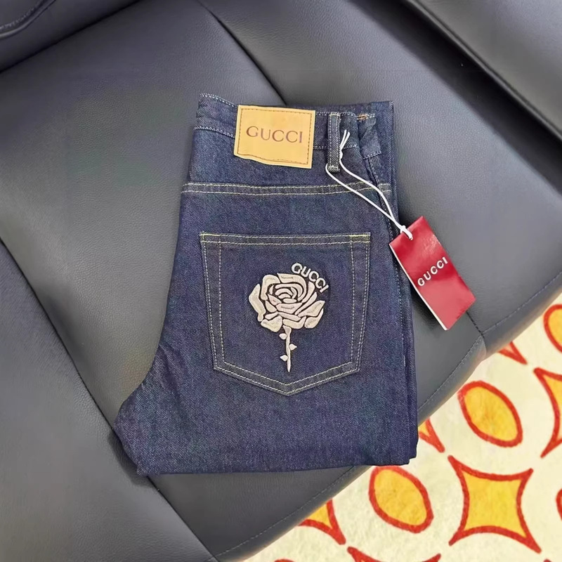 Rose Embroidery Flared Slim-Fit Jeans for Men and Women, Trendy Casual Pants in the Same Style as Internet Celebrities Rose Embroidery Flared Slim-Fit Jeans for Men and Women, Trendy Casual Pants in the Same Style as Internet Celebrities