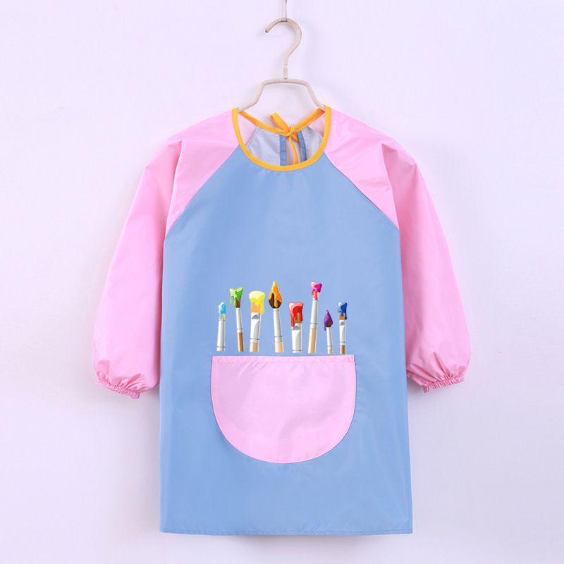 子供の防水汚れ防止赤ちゃんの食事をします。|undefined