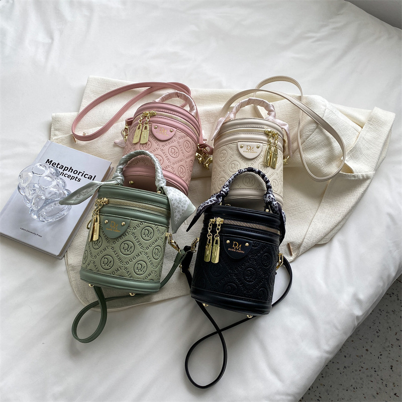 Módní stylová dámská kabelka, bucket bag, trendy a crossbody kabelka, nová jarní a letní 2024_voghion.com