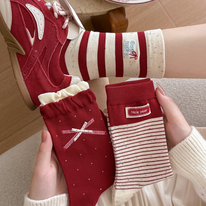 Autumn and Winter New Embroidered Striped Bow New Year Socks for Women Trendy Versatile Mid-Length Red Socks for the New Year Autumn and Winter New Embroidered Striped Bow New Year Socks for Women Trendy Versatile Mid-Length Red Socks for the New Year
