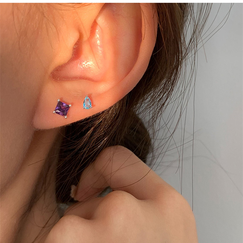 Square Pattern 1 Pair Silver Zircon Square Ear Studs