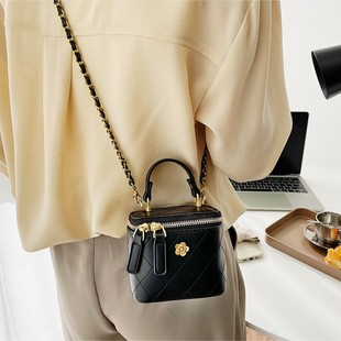 Sophisticated mountain tea, shoulder bag, trend box, headphones, lipstick, high-end