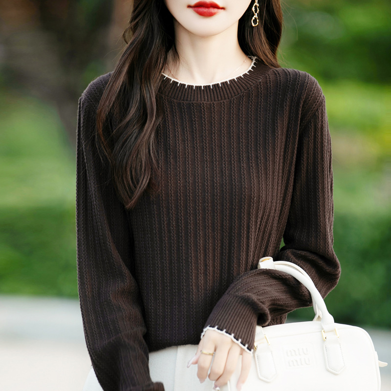 Pure Cotton Lace Round Neck Knitwear for Women, Soft and Waxy Textured Bottoming Shirt, Chic and Versatile Top for Autumn and Winter