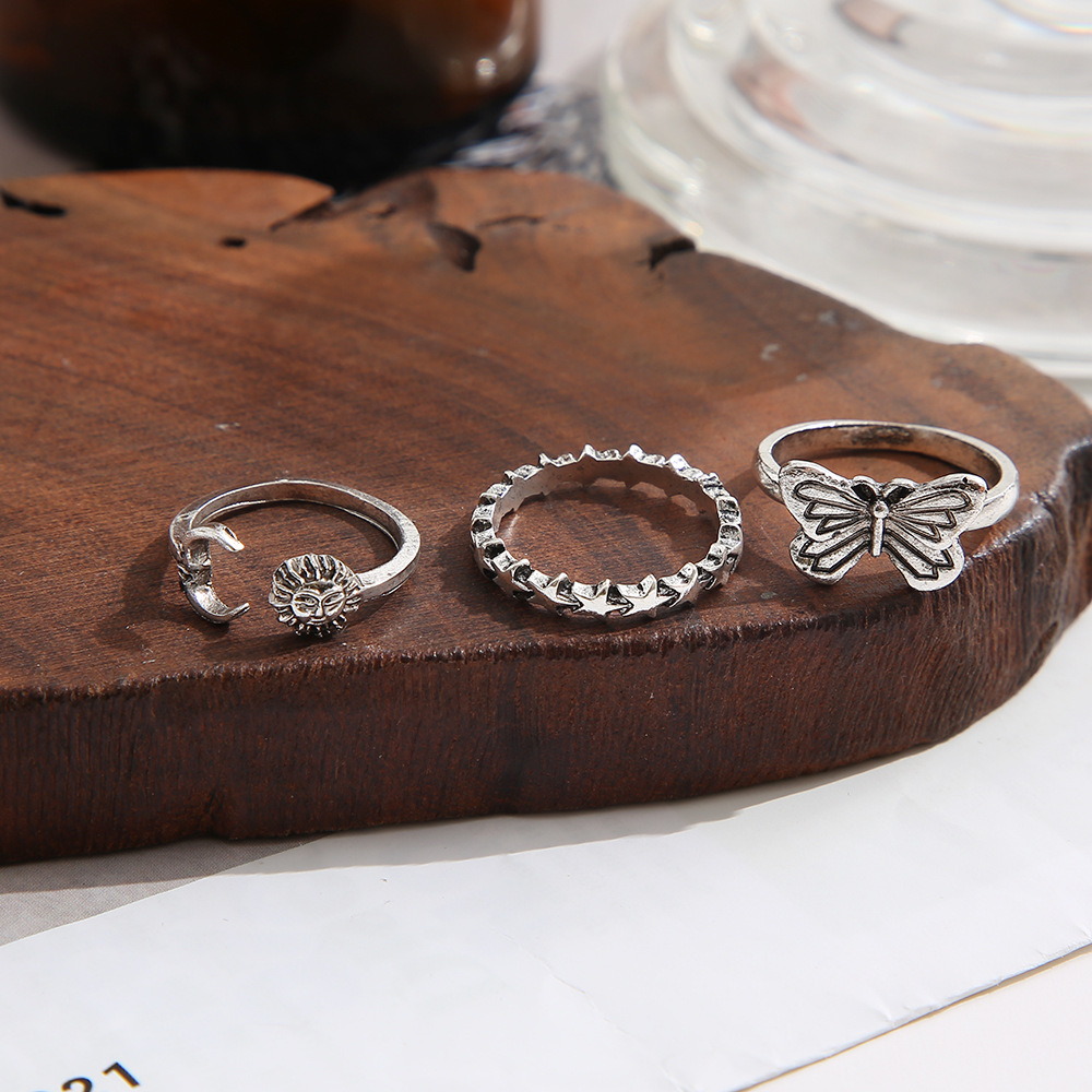 Retro Geometric Star Moon Sun Butterfly Shaped Alloy Rings Three-piece Set Wholesale display picture 4