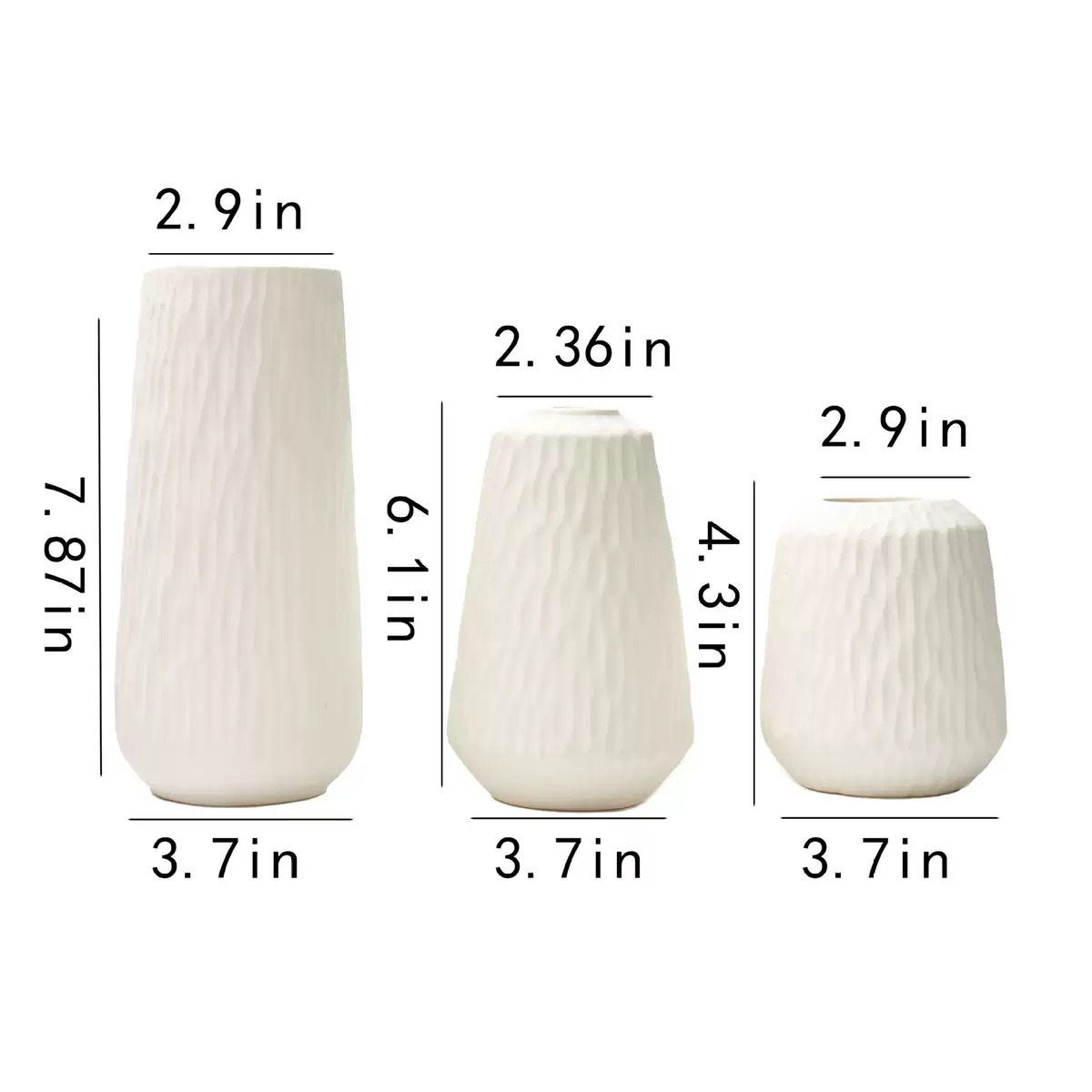 Conjunto de tres piezas con diseño martillado.