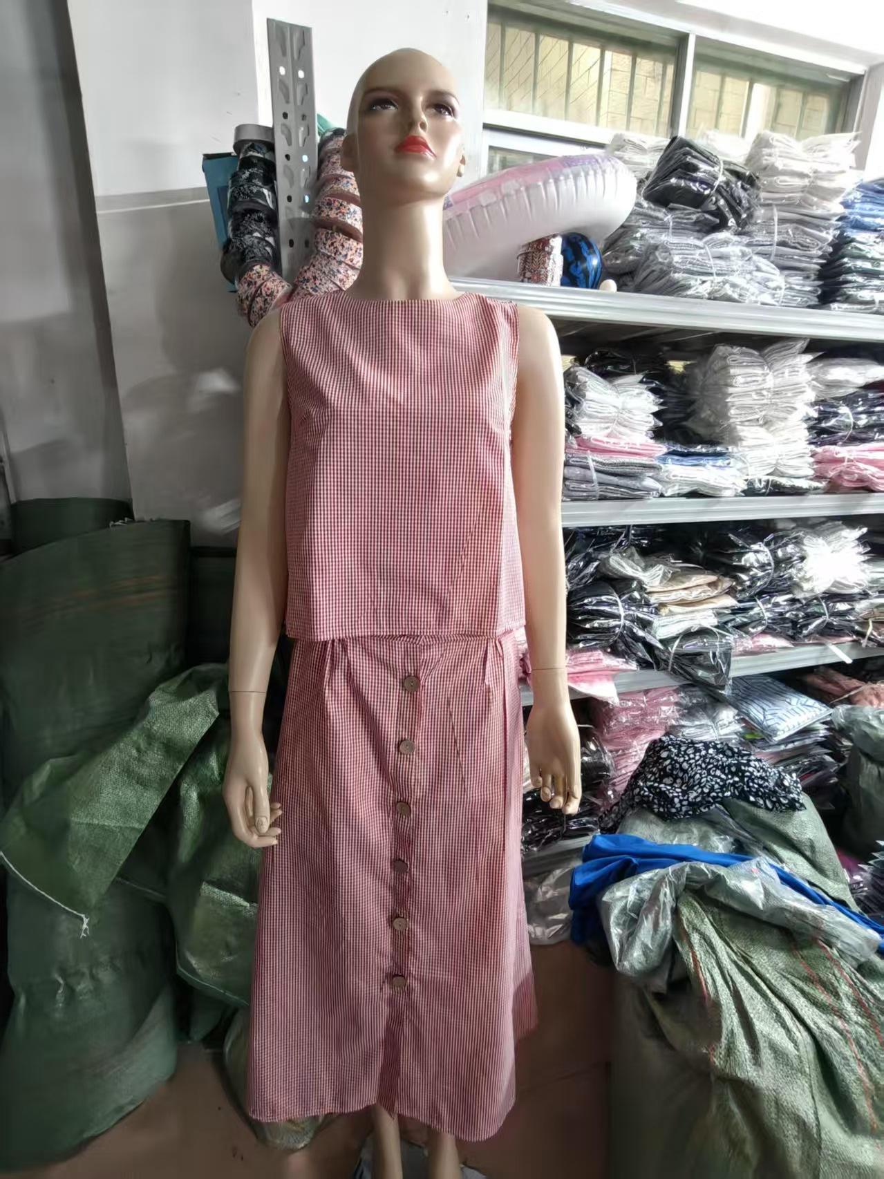 붉은 격자 무늬