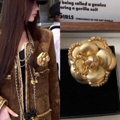 新商品の羊皮のツバキの花と合金のチェーンの靴の花の胸の花の靴の服装の部品の胸の花のネットの赤い色