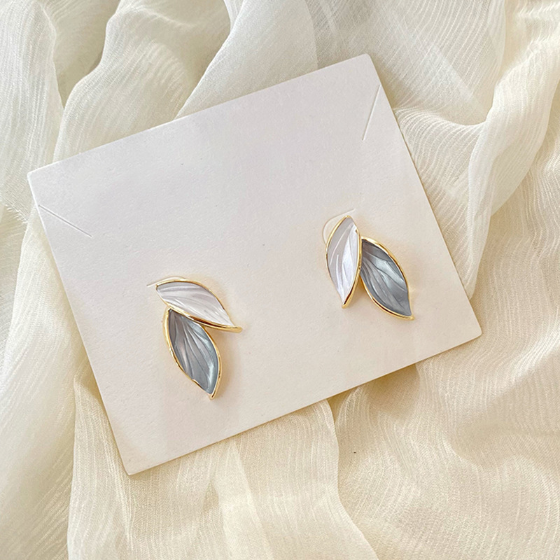 Wholesale Jewelry Contrast Color Leaf Stud Earrings Nihaojewelry display picture 7