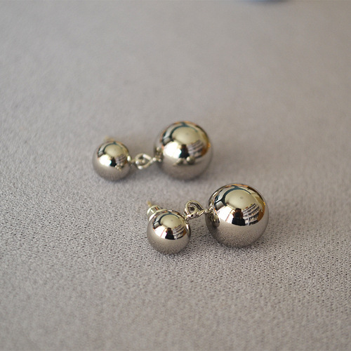 INS Cool Tone Brass Gold Plated Hollow Shiny Double Ball 925 Silver Needle Simple Elegance Earrings for Women